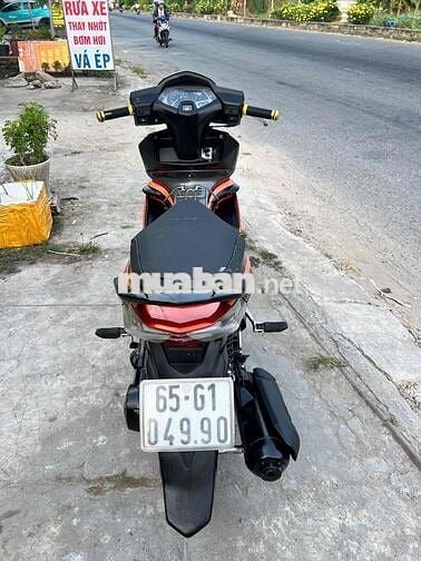 Honda Air Blade màu Đen cam