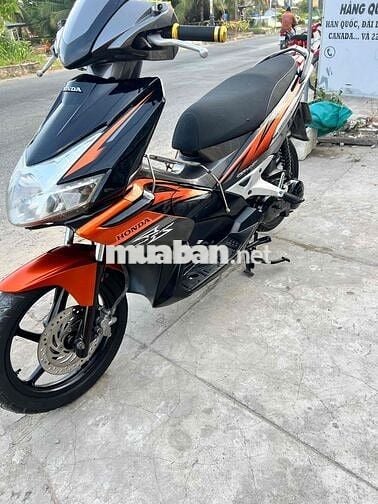 Honda Air Blade màu Đen cam