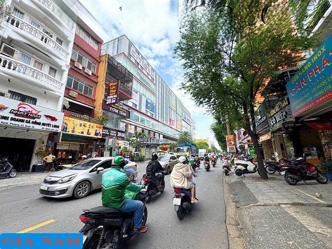 BÁN NHÀ MẶT TIỀN : 347 SƯ VẠN HẠNH - P. 12 - Q. 10 - TPHCM