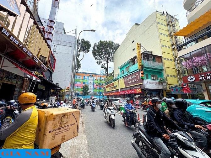 BÁN NHÀ MẶT TIỀN : 347 SƯ VẠN HẠNH - P. 12 - Q. 10 - TPHCM