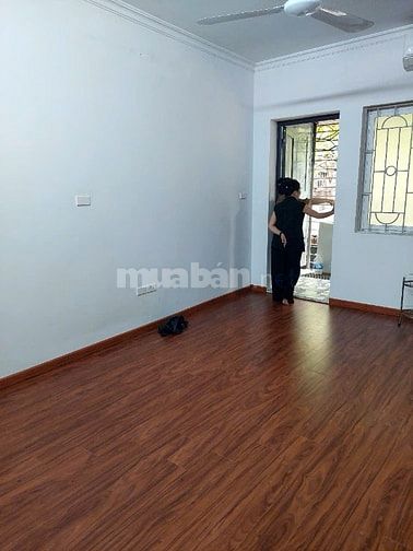 Cho thuê Căn hộ tầng 2 -Nguyễn Công Trứ, gần bãi đỗ ô tô Lò Đúc