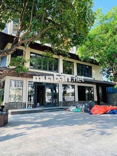 Cho thuê biệt thự lô góc hình túi vàng phong thủy khu vip Q7
