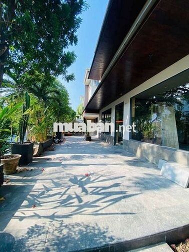 Cho thuê biệt thự lô góc hình túi vàng phong thủy khu vip Q7
