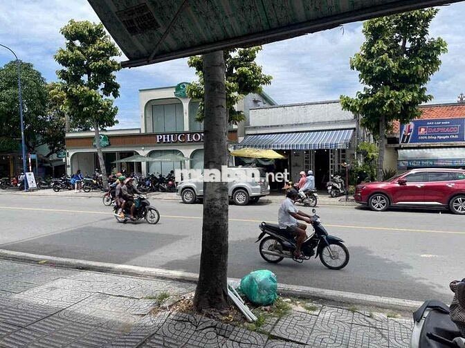 Cho Thuê Nhà Mặt Tiền Lê Thị Hà, TT HM, giá 22tr/tháng LH ***