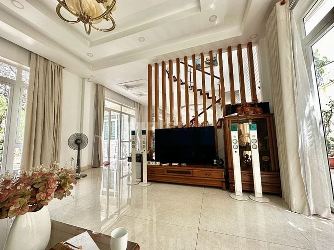 Villa compound Trần Não, 300m2, 5 phòng ngủ, đầy đủ nội thất, 80 tr/th