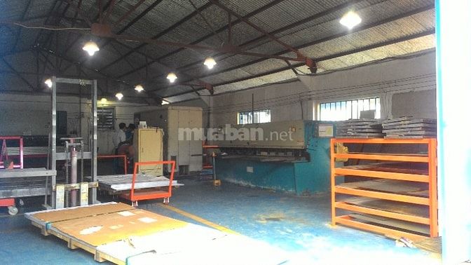 Tuyển gấp công nhân sản xuất thang máy Q12