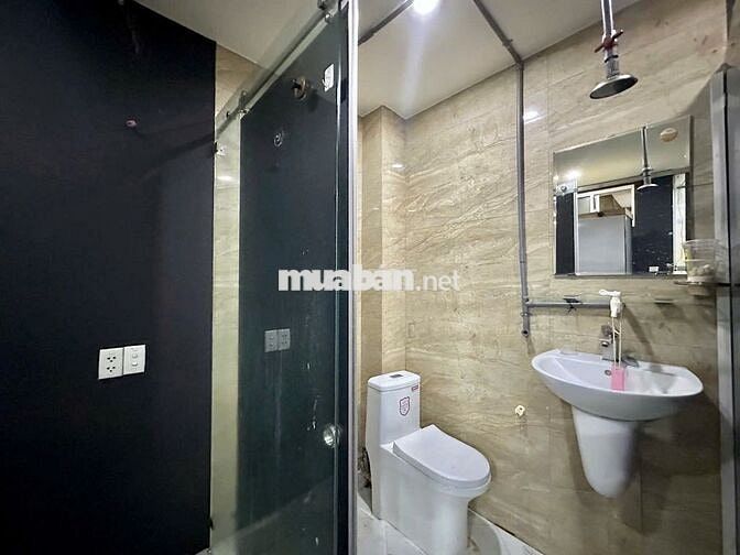 Cho Thuê Mặt Bằng Đường Nguyễn Trãi, Quận 1 ( 4x22m + 1PN, 2WC )