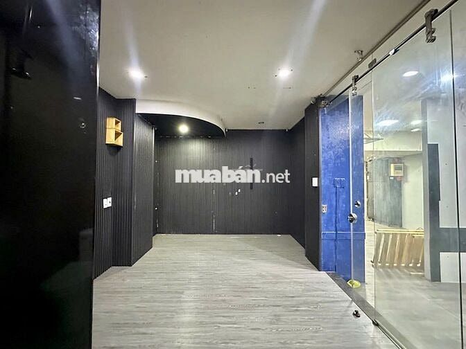 Cho Thuê Mặt Bằng Đường Nguyễn Trãi, Quận 1 ( 4x22m + 1PN, 2WC )
