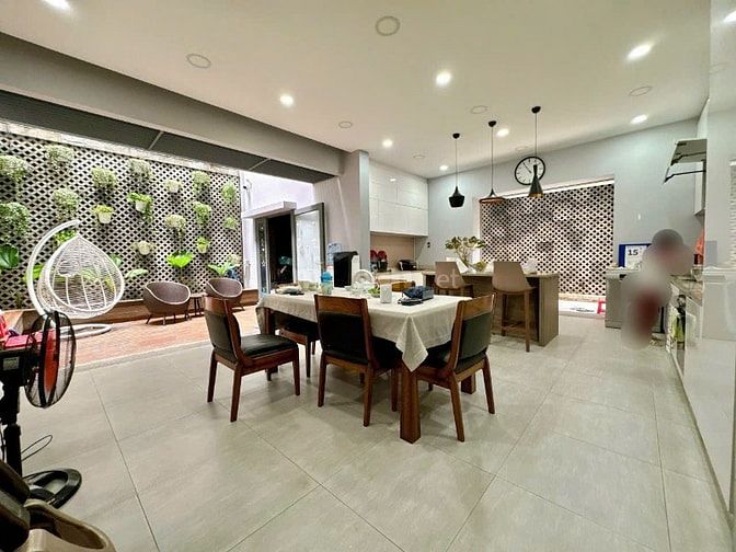 Bán gấp Biệt thự D2D, Thống Nhất: 9 x 18( NH:13m), giá 18,8 tỷ.