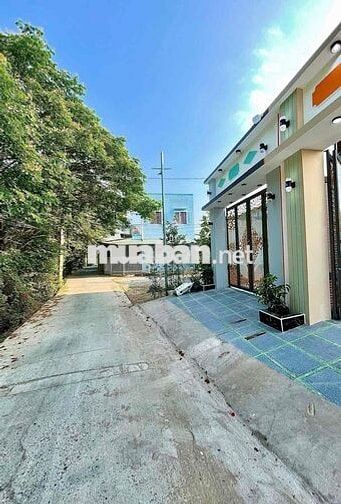 Nhà Mới Xây 1 Lầu 4 x 24m  . Đường Xe Hơi 7 Chỗ - 4 Phòng Sổ Hoàn Công