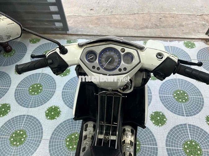 novo 4 Trắng đen