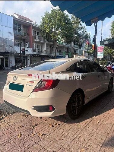 Honda Civic 1.8G Trắng, nhập Thái