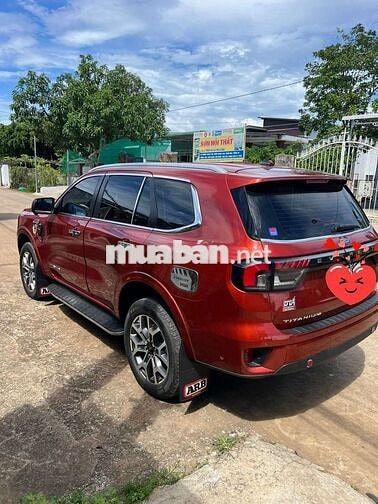 Ford Everest Titanium 2022 Đỏ