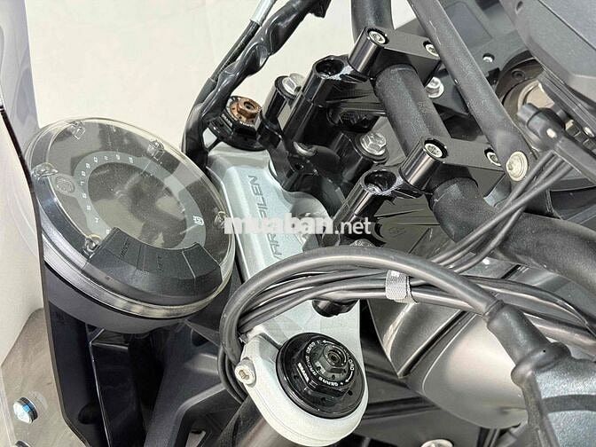 Husqvarna Svartpilen 401
