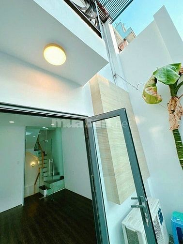 Bán gấp nhà Nguyễn Thái Bình 3,1mx14m Nở hậu 3,5m 3PN 3WC 2,12 tỷ