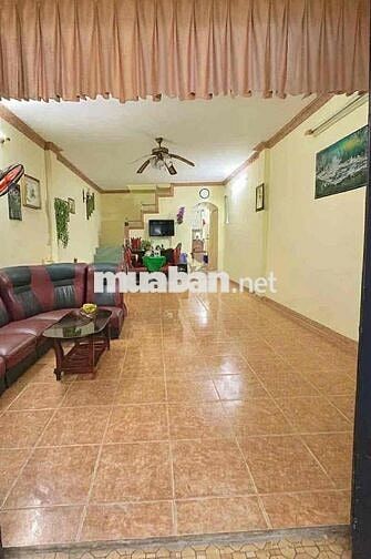 Gấp bán định cư nhà Tăng Bạt Hổ 72m2, ngang 4.4m, ô tô đậu cửa, 9.35 T