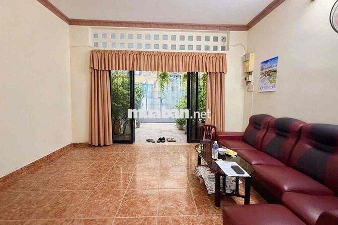 Gấp bán định cư nhà Tăng Bạt Hổ 72m2, ngang 4.4m, ô tô đậu cửa, 9.35 T