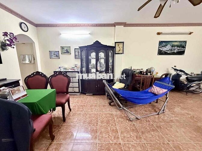 Gấp bán định cư nhà Tăng Bạt Hổ 72m2, ngang 4.4m, ô tô đậu cửa, 9.35 T