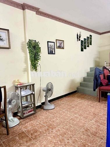 Gấp bán định cư nhà Tăng Bạt Hổ 72m2, ngang 4.4m, ô tô đậu cửa, 9.35 T