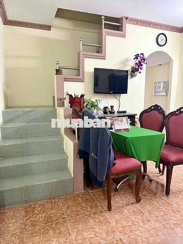 Gấp bán định cư nhà Tăng Bạt Hổ 72m2, ngang 4.4m, ô tô đậu cửa, 9.35 T