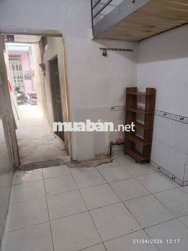 Nhà nguyên căn 14m² Nguyễn Xí, gác lửng, điện nước chính, có nội thất
