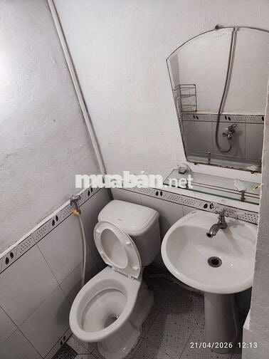 Nhà nguyên căn 14m² Nguyễn Xí, gác lửng, điện nước chính, có nội thất