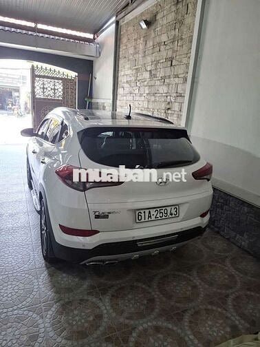 Hyundai Tucson Bản cao cấp Trắng