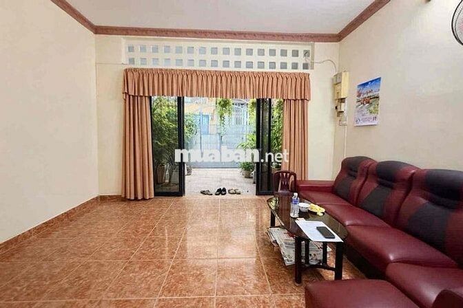 Gấp bán định cư nhà Tăng Bạt Hổ 72m2, ngang 4.4m, ô tô đậu cửa, 9.35 T