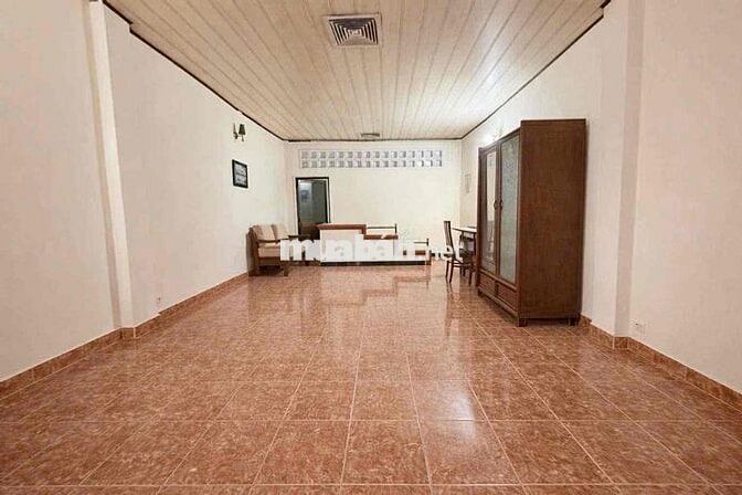 Gấp bán định cư nhà Tăng Bạt Hổ 72m2, ngang 4.4m, ô tô đậu cửa, 9.35 T