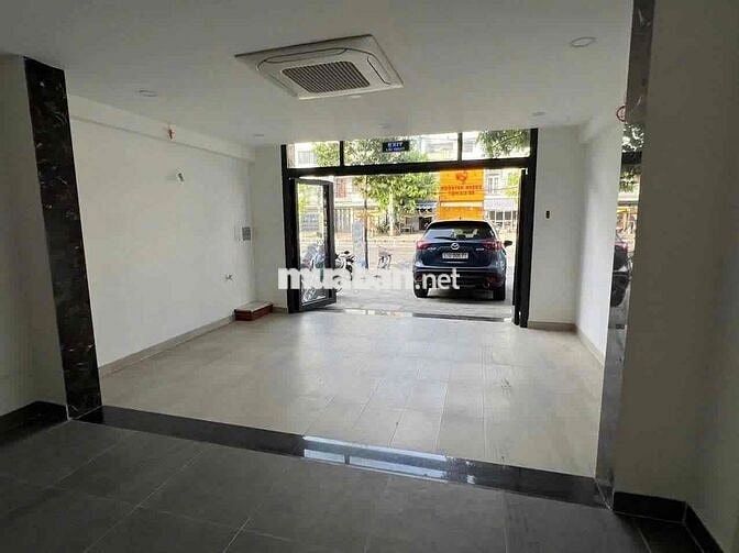 Cho thuê nhà Full nội thất MT đường Tên Lửa DT 5 x 20m, 4 tấm, giá 55