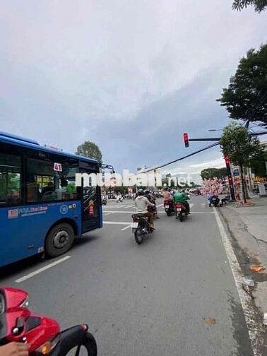Cho thuê nhà Full nội thất MT đường Tên Lửa DT 5 x 20m, 4 tấm, giá 55
