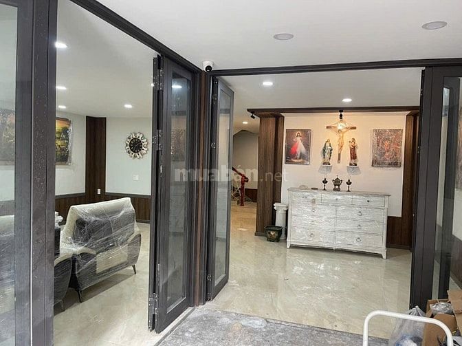 Hẻm xe tải quay đầu An Bình.NGANG 8m. Nhà mới 100%. 5 tầng thang máy