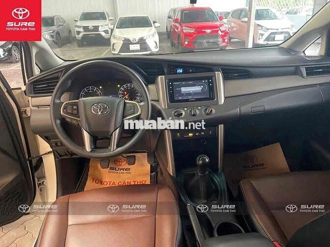 Toyota Innova 2020 2.0E Trắng