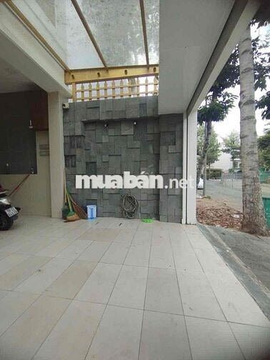 CHO THUÊ BIỆT THỰ EVERRICH QUẬN 7, TRỆT 2 LẦU, 8PN 55 TRIỆU/ THÁNG