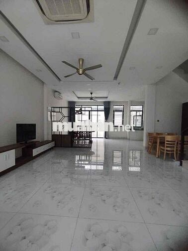 CHO THUÊ BIỆT THỰ EVERRICH QUẬN 7, TRỆT 2 LẦU, 8PN 55 TRIỆU/ THÁNG