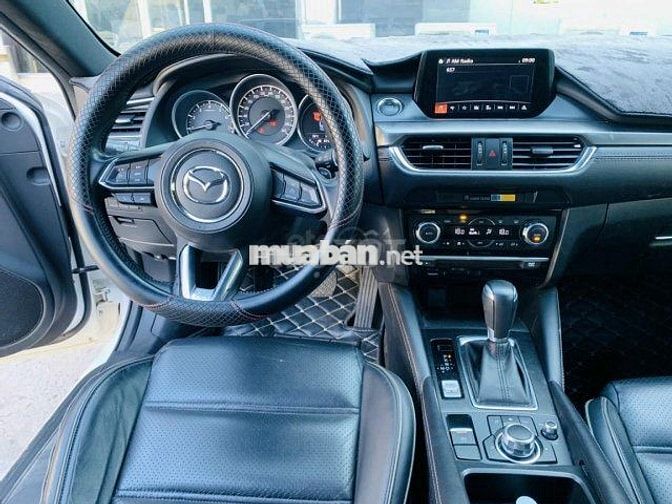 Mazda 6 2.5 Premium 2017 Trắng 85.000 km