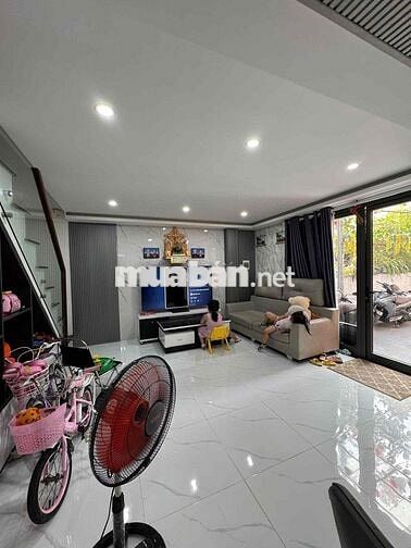nhà 2 tầng kiệt Trưng Nữ Vương dt 36m2