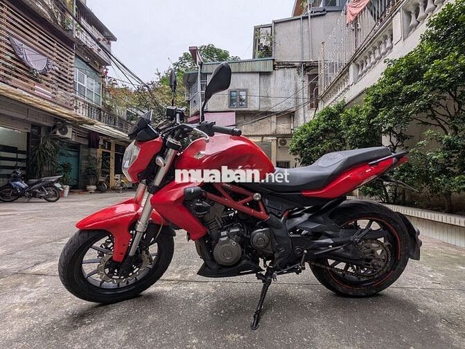 Benelli 302 màu Đỏ
