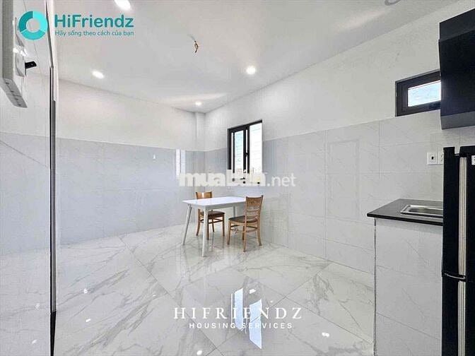 Phòng Giá Rẽ Toà Nhà Thang Máy Mới 100% Đẹp Mê
