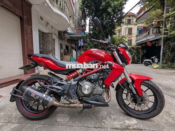 Benelli 302 màu Đỏ