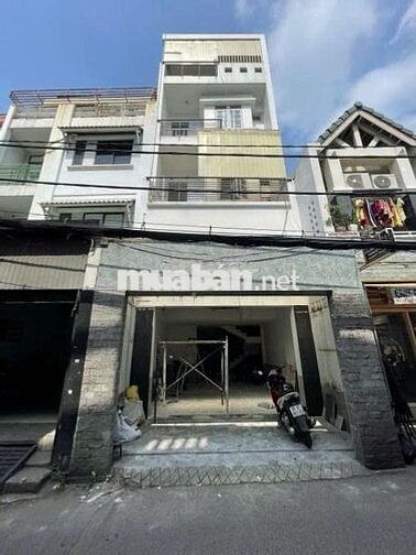 MT Nhiêu Tứ  200m2 Có 3 Lầu 4 Phòng Có Sân Đậu Xe SÁt Phan Xích Long