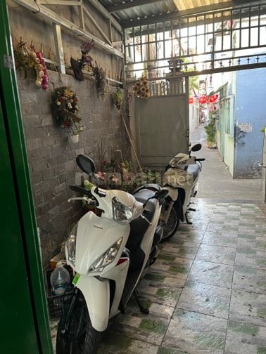 Chính chủ Bán nhà 4x18m 3 tầng 217/5 Tôn Thất Thuyết P3 Q4