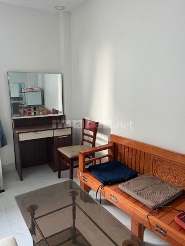 Chính chủ Bán nhà 4x18m 3 tầng 217/5 Tôn Thất Thuyết P3 Q4