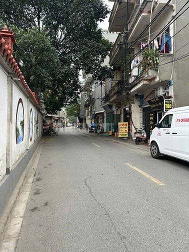 Cho thuê nhà mặt đường kdoanh Bồ Đề gần cầu Chương Dương 096811992