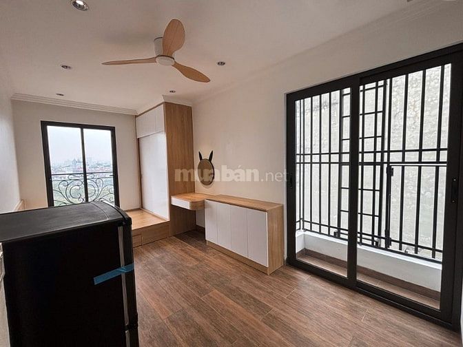 Chính chủ bán nhà Hoàng Cầu 76m2, xây 8 tầng, có hầm, thang máy