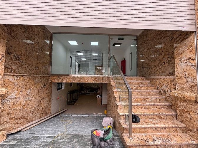 Chính chủ bán nhà Hoàng Cầu 76m2, xây 8 tầng, có hầm, thang máy
