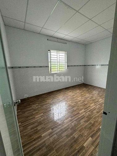 Kho xưởng 315m2 đường ko cấm tải gần chợ Đầu Mối 