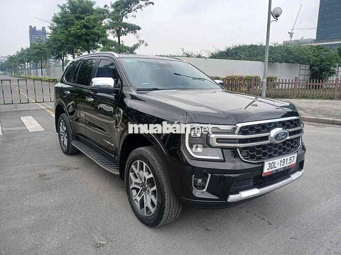 Ford Everest Titanium 2023 4x4 plus 2.0L