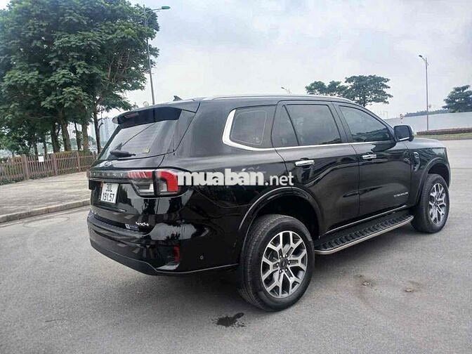 Ford Everest Titanium 2023 4x4 plus 2.0L