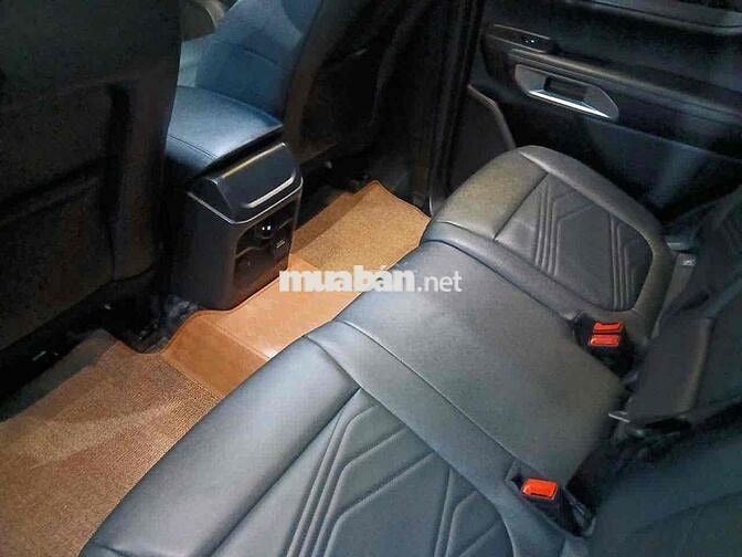 Ford Everest Titanium 2023 4x4 plus 2.0L